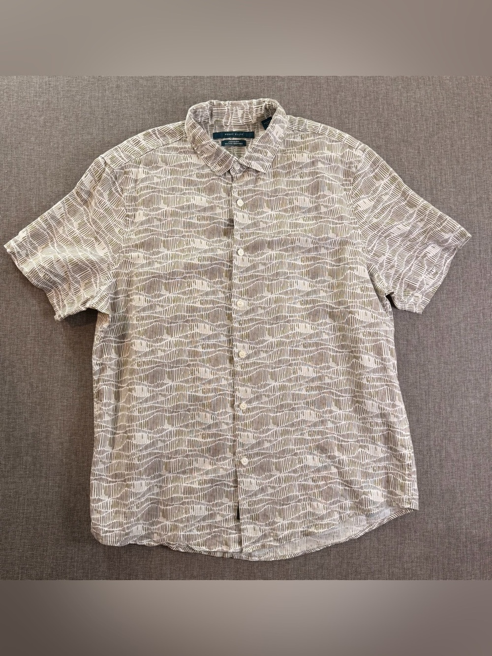 Perry Ellis Men’s Beige and Brown Short Sleeve Button-Down Shirt Size Large
